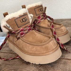 New! Worn once! Womens UGG® Funkarra Cabin Cuff Boot - Chestnut size 8